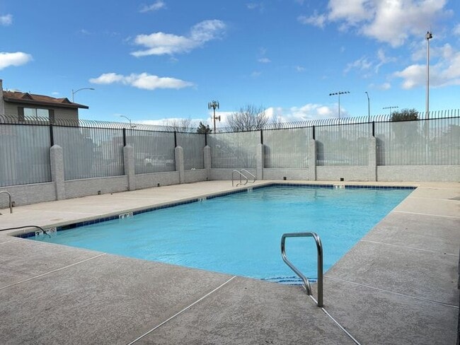 894 Slumpstone Way in Las Vegas, NV - Building Photo - Building Photo