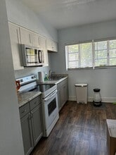500 S Beach St, Unit D1 in Daytona Beach, FL - Building Photo - Building Photo