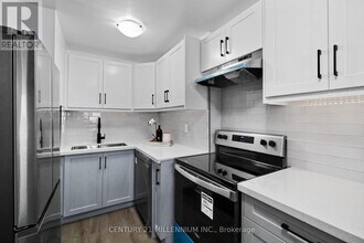 3055 Tomken Rd in Mississauga, ON - Building Photo - Building Photo