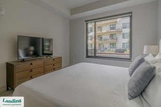 1414 Wood Hollow Dr, Unit 1-336 in Houston, TX - Foto de edificio - Building Photo