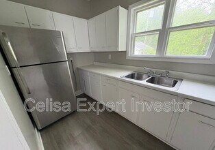 2711 Thompson Ave in Fort Wayne, IN - Building Photo - Building Photo