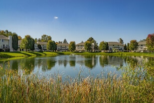 Alpine Lake Apartments in Jackson, MI - Building Photo
