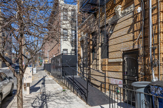 418 Suydam St in Brooklyn, NY - Building Photo - Building Photo