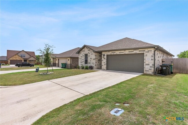 property at 2124 Blackhawk Lp