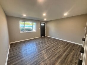 859 Oakland Park Ave in Columbus, OH - Building Photo - Building Photo