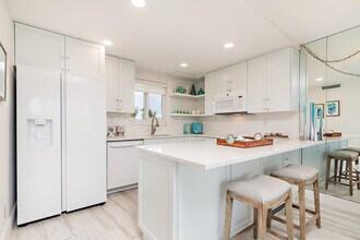 2505 S Ocean Blvd in Palm Beach, FL - Building Photo - Building Photo