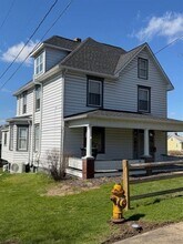 42 Highland Ave in Burgettstown, PA - Building Photo - Building Photo