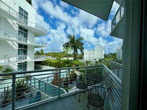 2001 Meridian Ave in Miami Beach, FL - Building Photo - Building Photo