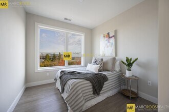 132 Bremen St, Unit 301 in Boston, MA - Building Photo - Building Photo