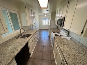 2855 La Colina Way in Carmichael, CA - Building Photo - Building Photo