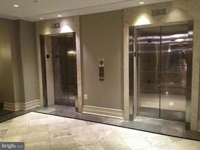 11710 Old Georgetown Rd in Rockville, MD - Building Photo - Building Photo