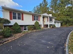 1 O Hare Dr in Lagrangeville, NY - Building Photo - Building Photo