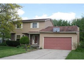 5813 Rothbury Ct in Ypsilanti, MI - Building Photo