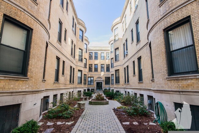 property at 1212 N Dearborn St