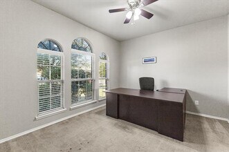 2011 Sterling Gate Dr in Heartland, TX - Building Photo - Building Photo