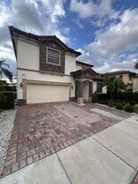 8850 NW 98th Ct in Doral, FL - Building Photo