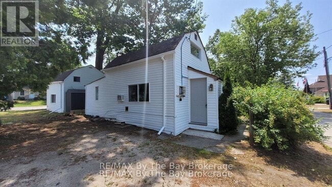 property at 23 Glen St