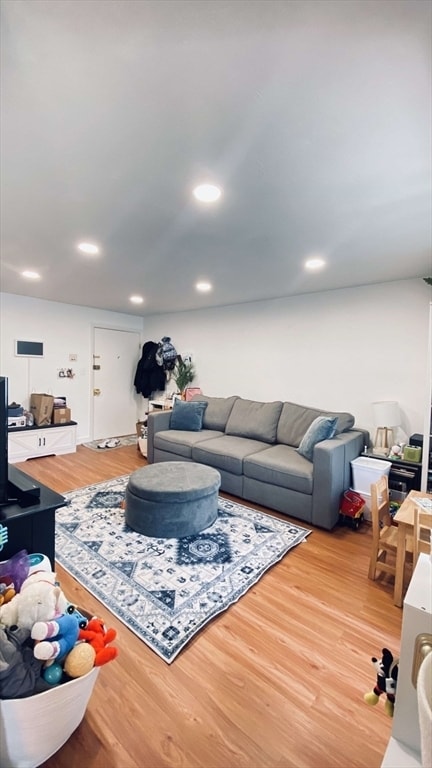 77 Preston St, Unit #2D in Wakefield, MA - Building Photo - Building Photo