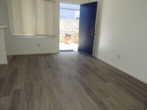 5135.5 Long Branch Ave in San Diego, CA - Building Photo - Building Photo