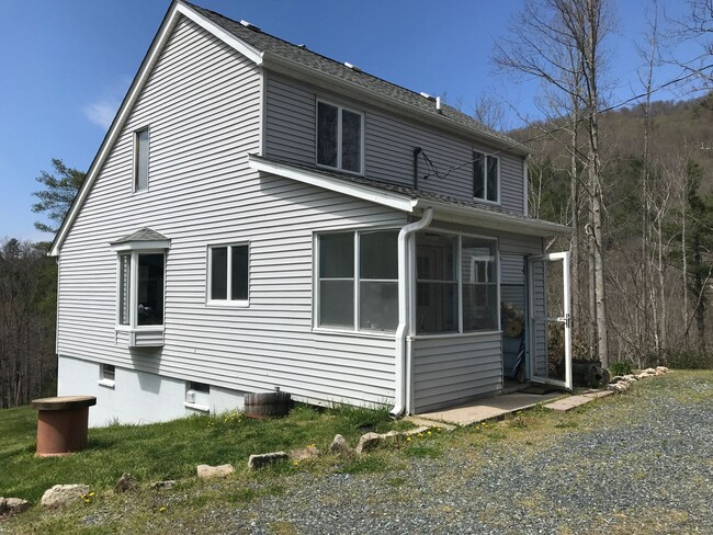 property at 673 Lower Rush Branch Rd