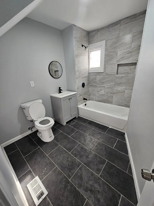 2901 Wade Ave in Cleveland, OH - Building Photo