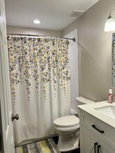 689 N Starcrest Dr, Unit Downstairs Apartment in Salt Lake City, UT - Building Photo - Building Photo