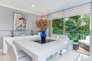 9350 Fontainebleau Blvd in Miami, FL - Building Photo