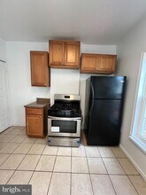 323 Collins Ave in Baltimore, MD - Building Photo - Building Photo