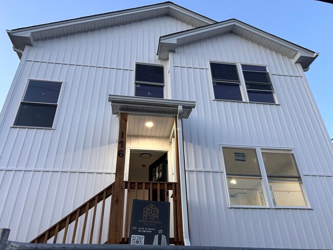 116 Sherwood St, Unit 1 in Providence, RI - Building Photo - Building Photo