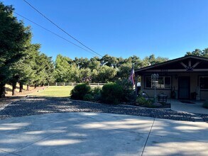 4925 Escalon-Bellota Rd in Farmington, CA - Building Photo - Building Photo