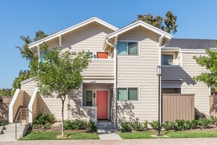 Woodbridge Willows Apartment Homes in Irvine, CA - Building Photo