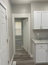 21 Admiral St, Unit 1st floor in New Haven, CT - Building Photo - Building Photo