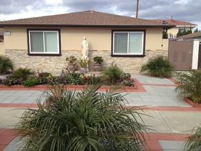 8921 Bishop Ave in Westminster, CA - Foto de edificio - Building Photo