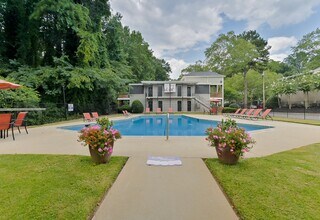 Rugby Valley in College Park, GA - Foto de edificio - Building Photo