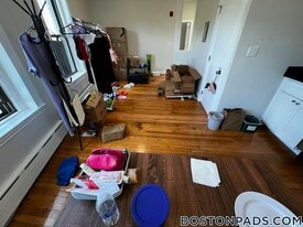 116 Willow St, Unit 4 in Cambridge, MA - Building Photo