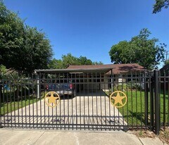 6623 Cresthill St in Houston, TX - Building Photo
