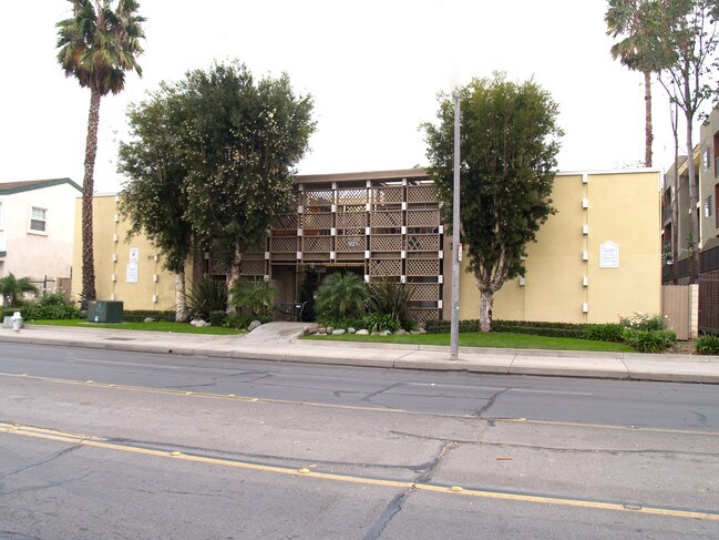 Hana Bosho Apartments in Santa Ana, CA - Building Photo - Building Photo