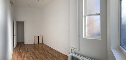 2040 Palmetto St, Unit #1 in Ridgewood, NY - Foto de edificio - Building Photo