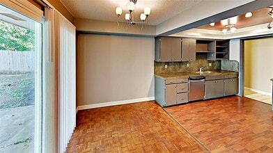 9816 Lancet Ln in The Village, OK - Building Photo - Building Photo