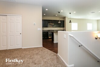 8288 Nebula Cloud Ave in Las Vegas, NV - Foto de edificio - Building Photo