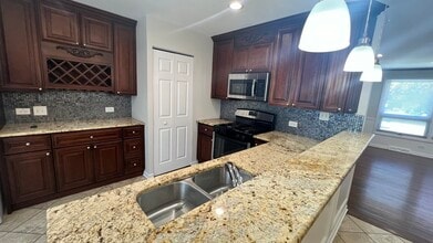 3321 Hickory Ln in Hazel Crest, IL - Building Photo - Building Photo