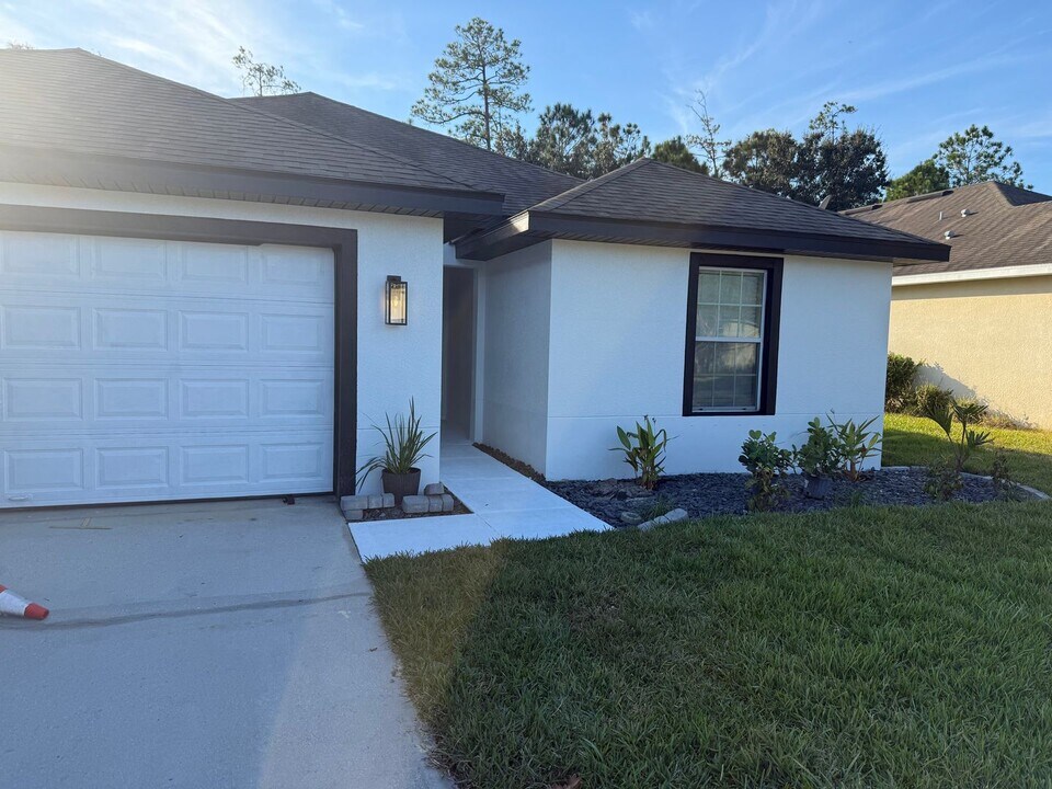 56 Levee Ln in Ormond Beach, FL - Building Photo