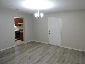 813 Valley Rd in Crestview, FL - Building Photo - Building Photo