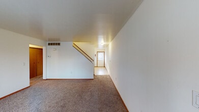 Kendall Village Townhomes in Kalamazoo, MI - Foto de edificio - Building Photo