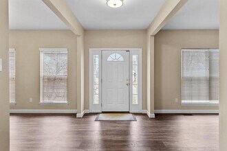 612 Zumwalt Crossing in O'Fallon, MO - Building Photo - Building Photo