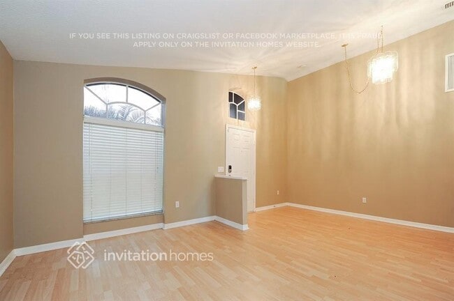 12720 Lake Vista Dr in Gibsonton, FL - Foto de edificio - Building Photo