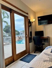 5911 NE 15th Ave in Fort Lauderdale, FL - Foto de edificio - Building Photo