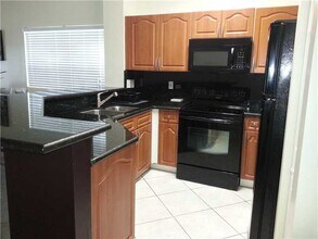 12186 SW 5th Ct in Pembroke Pines, FL - Building Photo - Building Photo