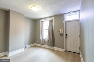 1905 Waterloo St in Philadelphia, PA - Building Photo