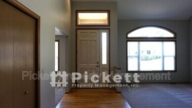 12443 Mt Worthington Loop NW in Silverdale, WA - Building Photo - Building Photo